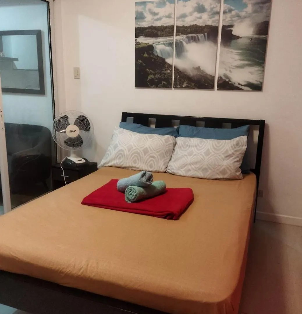Room At Sm Bicutan With Balcony Manila Apartment